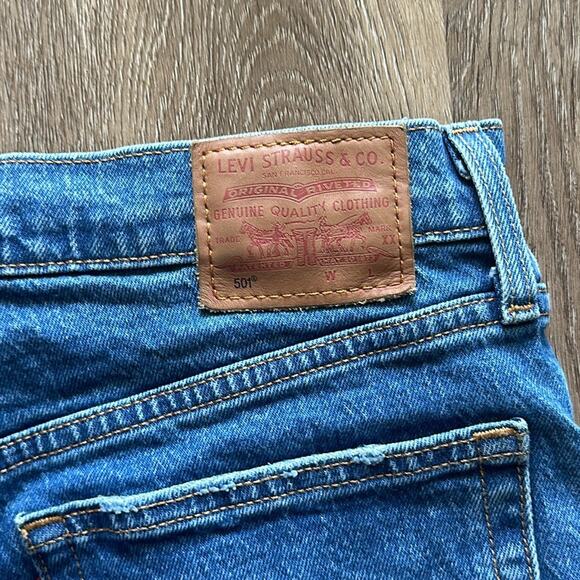Levi's 501 Original Fit High Rise Denim Shorts Medium Wash Size 31 - Picture 5 of 6